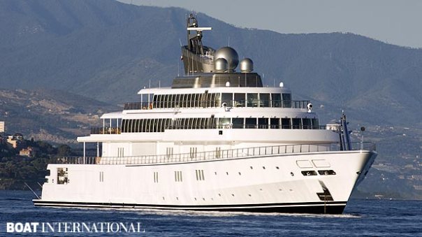 The Rising Sun is the 10th largest yacht in the world. Originally built in 2006 at a cost of $200 million for Oracle CEO Larry Ellison, it is now owned by music mogul David Geffen.