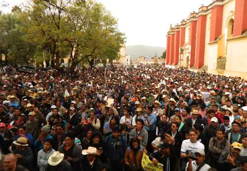 Marchers in San Cristóbal de Las Casas, Chiapas. Photo: Elio Henriquez, La Jornada.