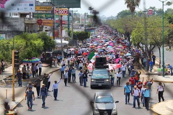 CNTE protest with parents and social organizations in Tuxtla Gutiérrez, Chiapas.