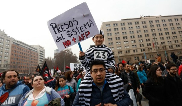 March in Chile against the private pension system.