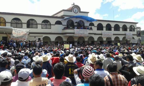 Indigenous Tseltal residents of Oxchuc Municipio in Chiapas demonstrates against reinstating María Gloria as mayor.